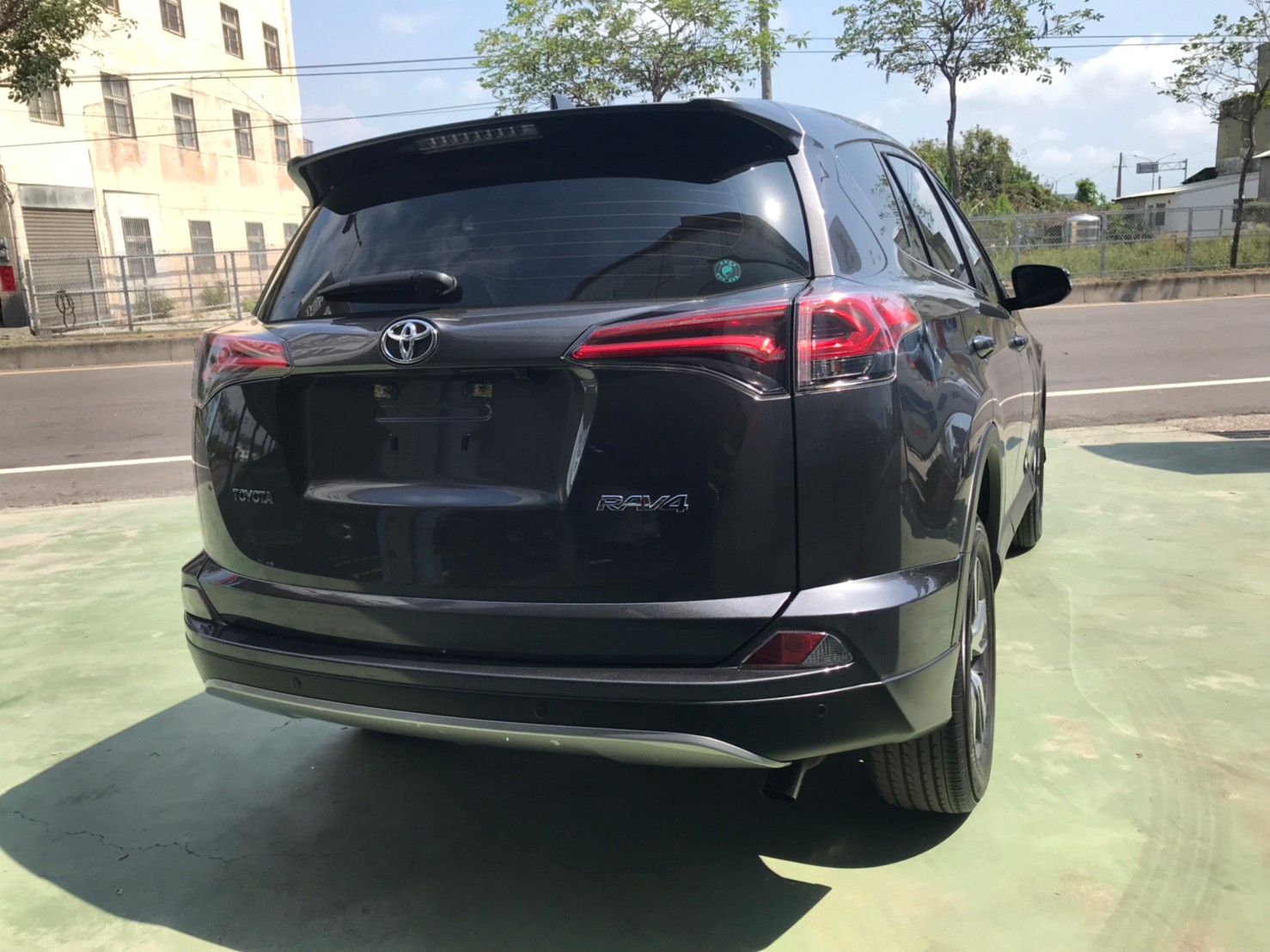 2018年RAV4灰2.0尊爵 ACC主動跟車 車道偏移 數位電視 導航 免鑰匙 LED頭燈77.7_210523_7