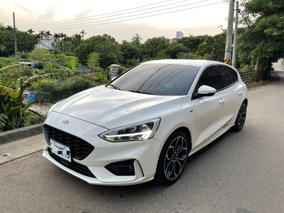 2019年福特 FOCUS 五門