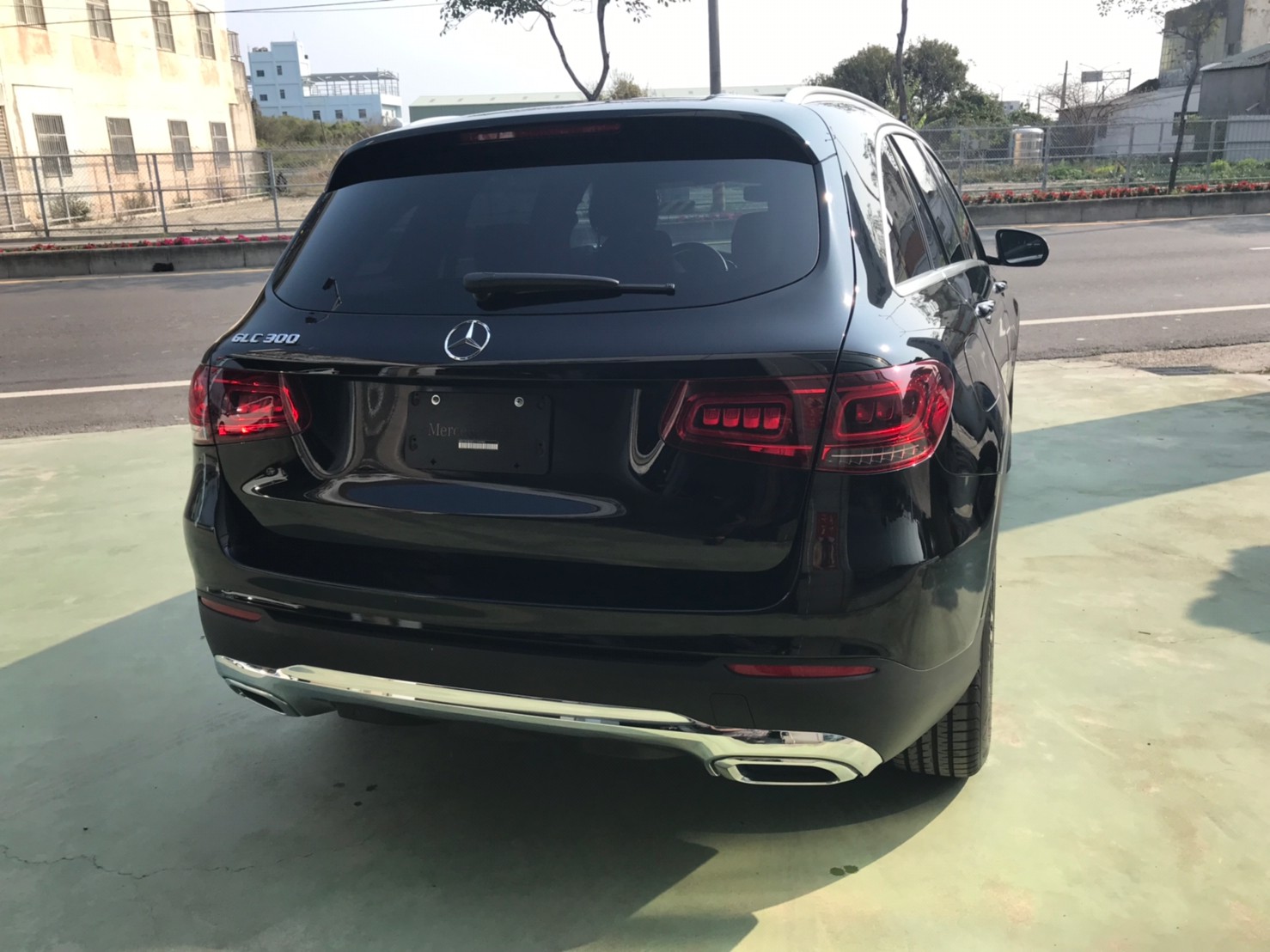 GLC300 SUV 黑 198。車身8980。 底196。 開208。LED頭燈 尾燈 盲點偵測_210316_6